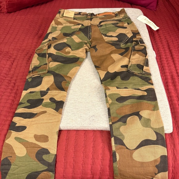 Evolution In Design Pants - Picture 8 of 10